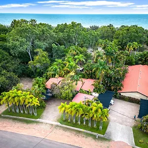 Apartment Balgal Units, Rollingstone